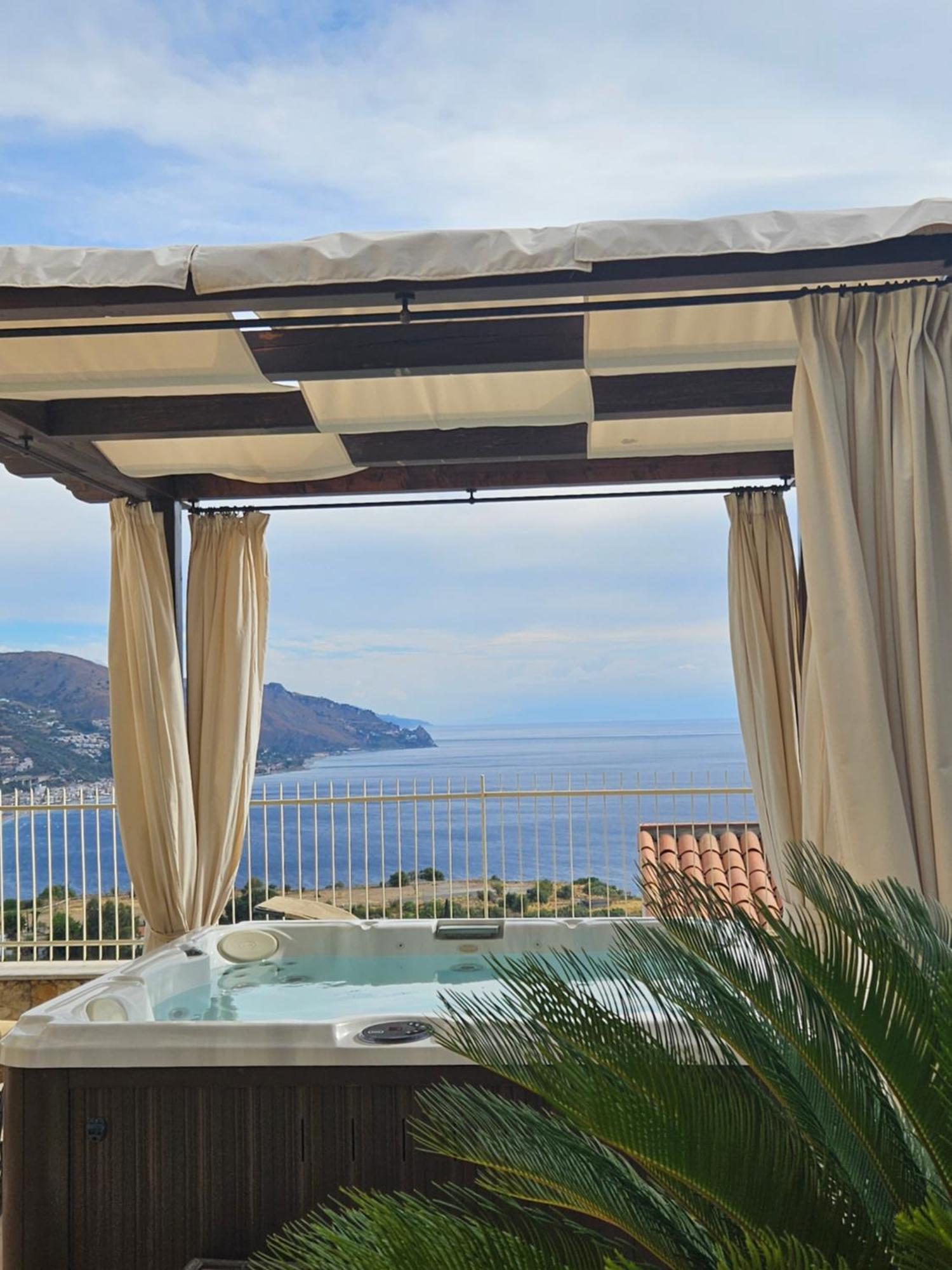 Le - Villa Taormina