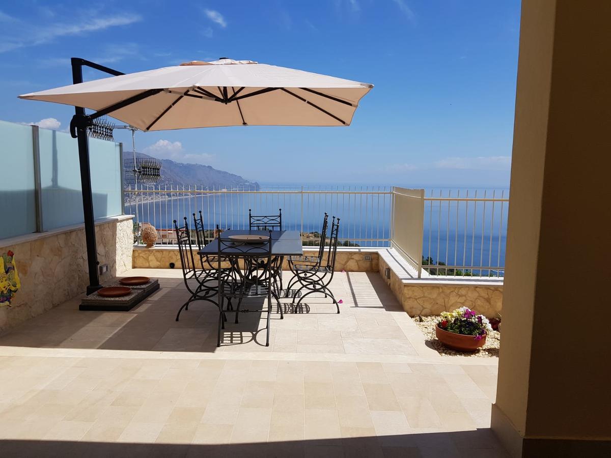 Villa Le - *